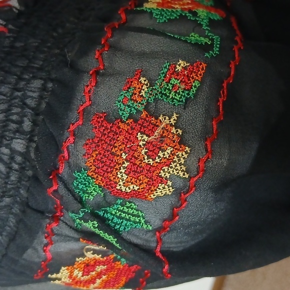 Twenty one floral scrunch  key hole sheer blouse size medium - Picture 7 of 15